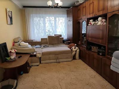 квартира по адресу Строителей ул., 19