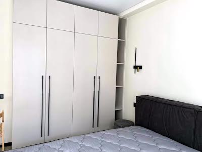 квартира за адресою Максимовича, 28-Е