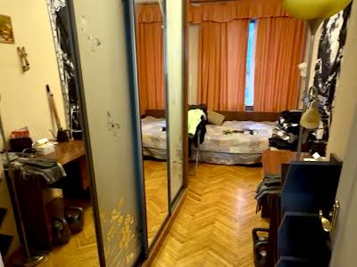 квартира за адресою Набережно-Хрещатицька вул., 33