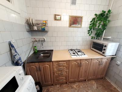 квартира за адресою Верховної Ради бульв., 31