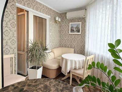квартира за адресою Сержа Лифаря вул. (Олександра Сабурова), 8-А