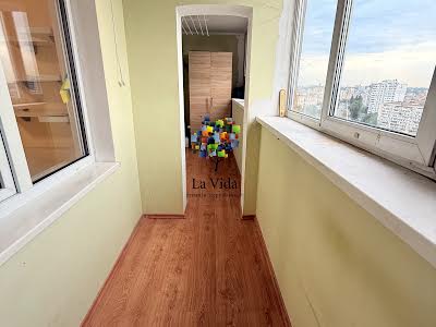 квартира за адресою Озерна вул., 26