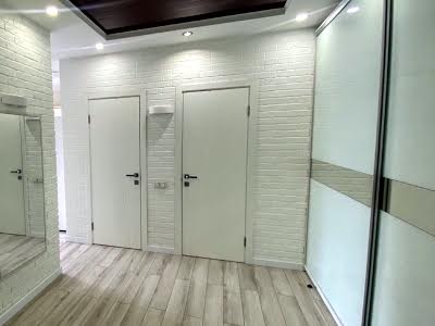 квартира по адресу Драгоманова ул., 2