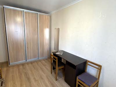 квартира по адресу Новомостицкая ул., 4