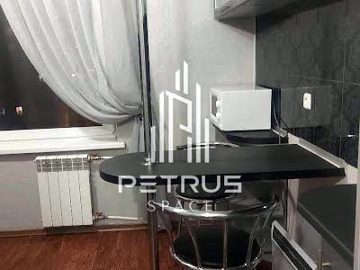 квартира за адресою Анни Ахматової вул., 6