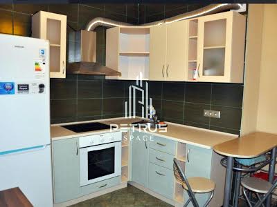 квартира за адресою Олени Пчілки вул., 2