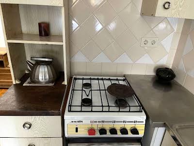 квартира за адресою Ревуцького вул., 24/4