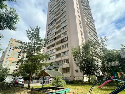 квартира за адресою Лариси Руденко вул., 21