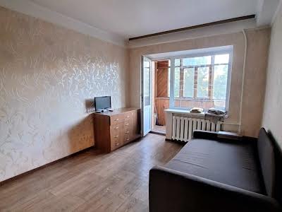 квартира за адресою Братиславська вул., 4