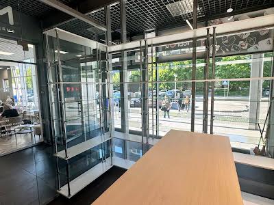 коммерческая по адресу Зубровская ул., 38