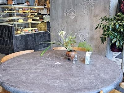 квартира за адресою Причальна вул., 10