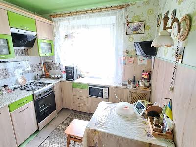 квартира за адресою Рельєфна вул., 8