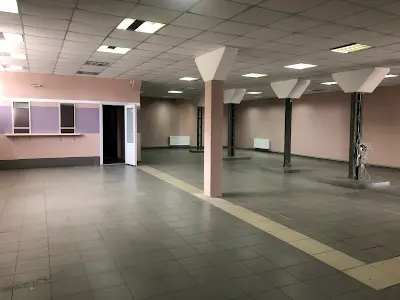 комерційна за адресою Злуки вул. (Олександра Оцупа), 4