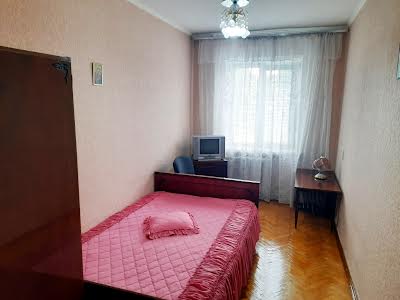квартира за адресою Верховної Ради бульв., 31