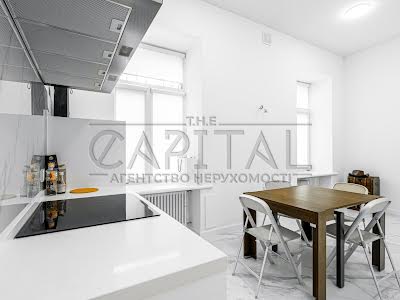 квартира за адресою Шота Руставелі вул., 38