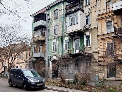 квартира за адресою Утьосова вул., 6