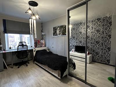 квартира за адресою Степана Бандери вул., 8