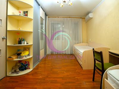 квартира за адресою Івасюка, 30