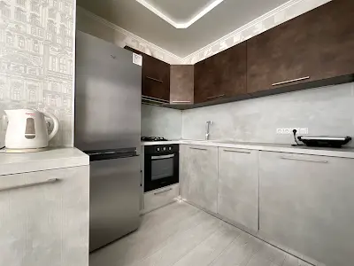 квартира за адресою Андрія Малишка вул. (Льва Толстого), 102