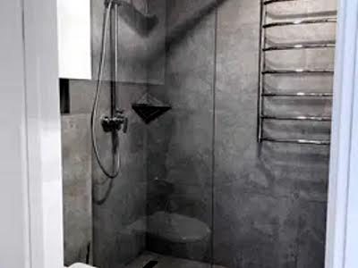 квартира за адресою Залізнична вул., 10