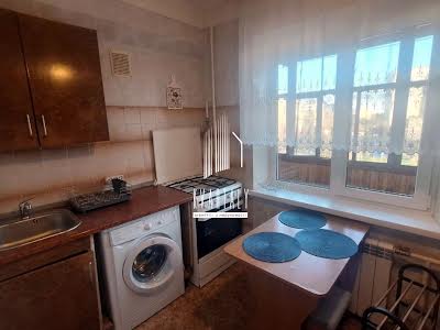 квартира за адресою Ореста Левицького вул. (Академіка Курчатова), 9/21