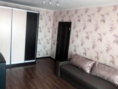 квартира за адресою Вишняківська вул., 13
