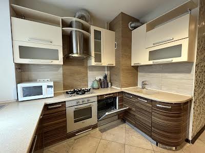 квартира за адресою Ракітіна, 13