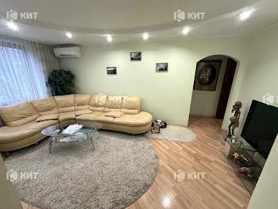 квартира за адресою Поздовжня вул., 1