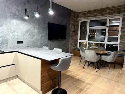 квартира за адресою Салютна вул., 2к21