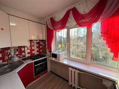 квартира по адресу Строителей ул., 12-Б