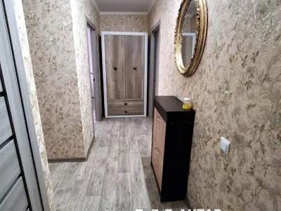 квартира за адресою Соборна вул. (50 років Жовтня), 7