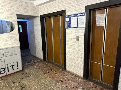 квартира за адресою Ревуцького вул., 18