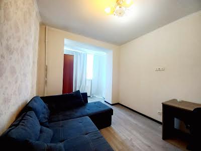 квартира за адресою Зоопаркова вул., 10