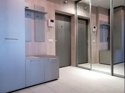 квартира за адресою Анни Ахматової вул., 13д