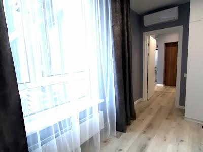 квартира за адресою Олександра Олеся вул., 8/17