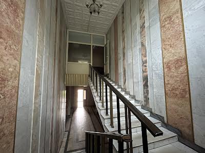 комерційна за адресою Броварська, 1а