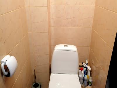 квартира за адресою Каштанова вул., 8-Б