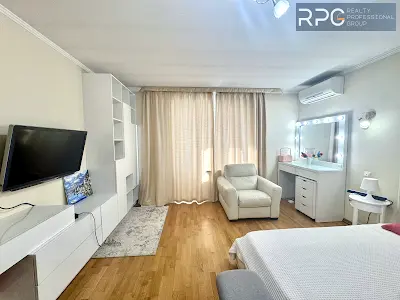 квартира по адресу Печерский спуск, 8