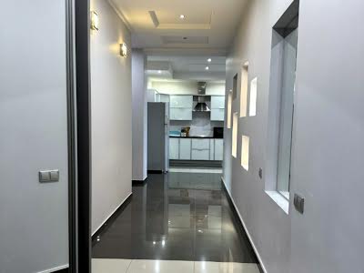 квартира за адресою Літературна вул., 1а