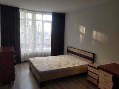 квартира за адресою Залізнична вул., 10