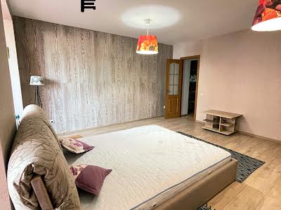 квартира за адресою Боголюбова вул., 18