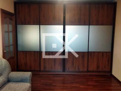 квартира за адресою Лариси Руденко вул., 5
