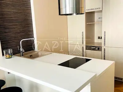 квартира за адресою Регенераторна вул., 4