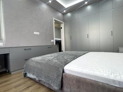 квартира за адресою Олександра Олеся вул., 2-В