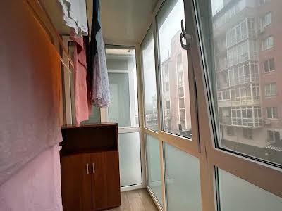 квартира за адресою Академіка Лебедєва вул., 1