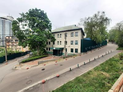 коммерческая по адресу провулок Болсуновський, 3/2А