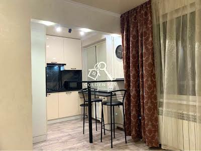 квартира за адресою Рокосовського вул., 8