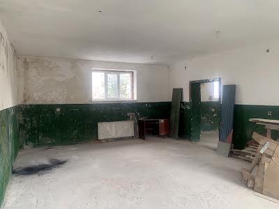 комерційна за адресою Плугова вул., 6