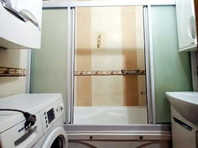 квартира за адресою Ревуцького вул., 24/4