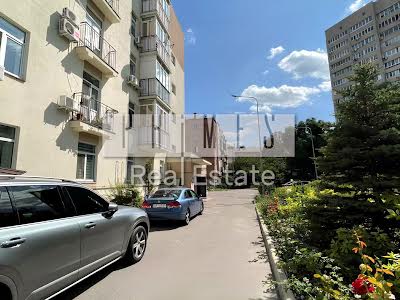 квартира за адресою Сергія Берегового вул. (Мартиросяна), 5